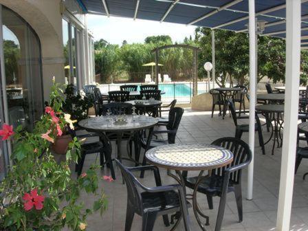 Hotel Les Mimosas Lunel  Zewnętrze zdjęcie