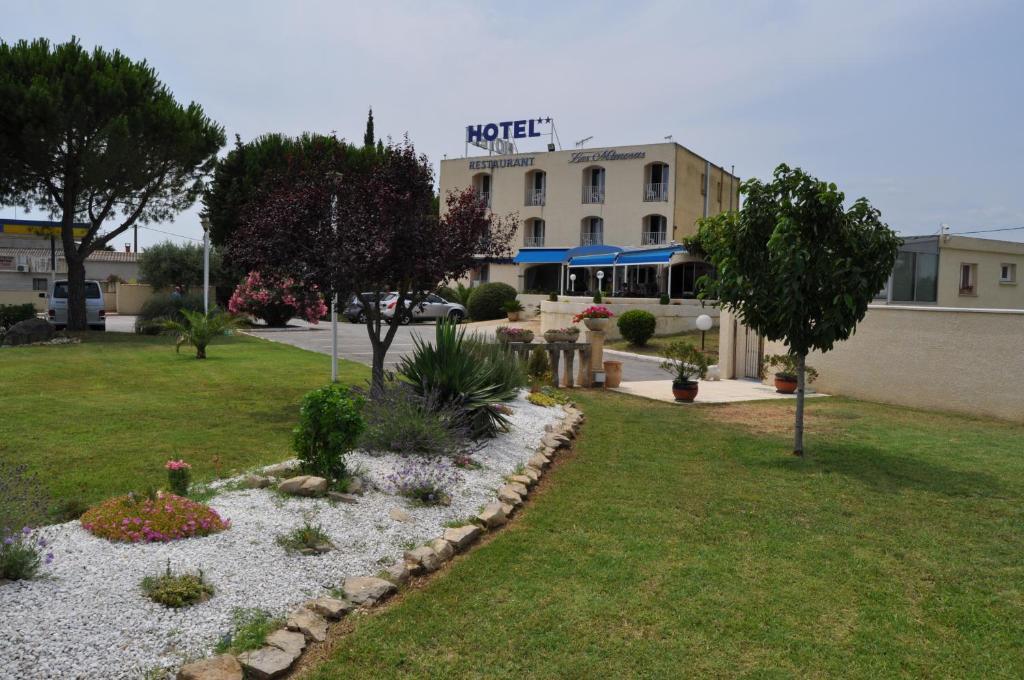 Hotel Les Mimosas Lunel  Zewnętrze zdjęcie