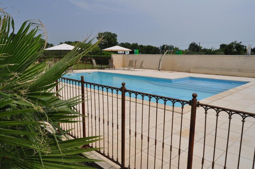 Hotel Les Mimosas Lunel  Zewnętrze zdjęcie