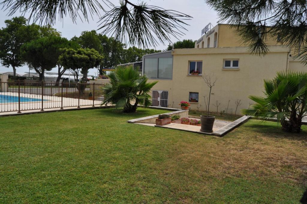 Hotel Les Mimosas Lunel  Zewnętrze zdjęcie