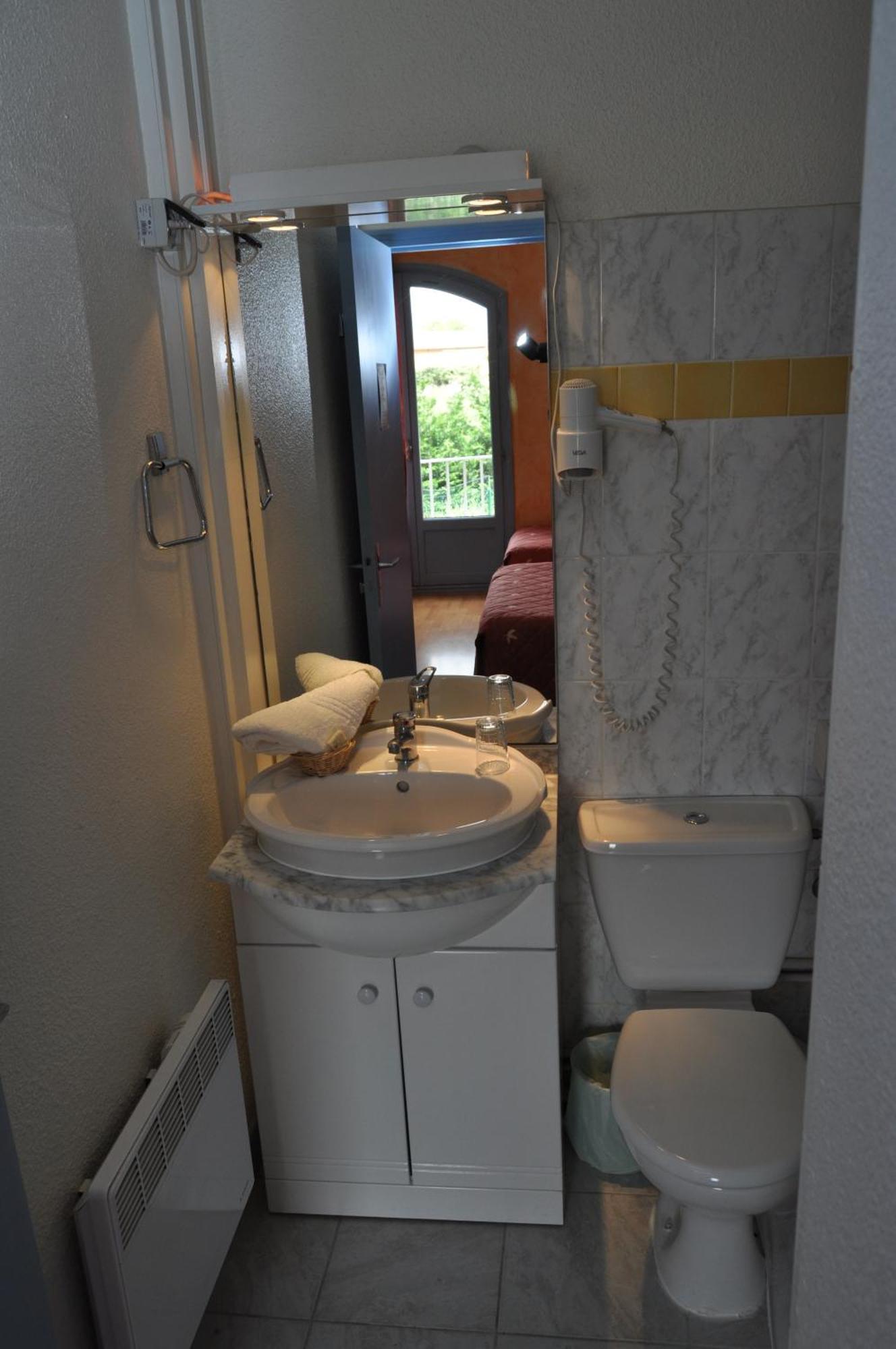 Hotel Les Mimosas Lunel  Zewnętrze zdjęcie